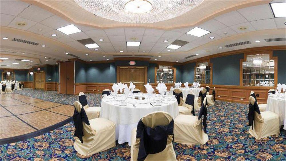 Hotel Crowne Plaza Chicago-northbrook By Ihg 4*