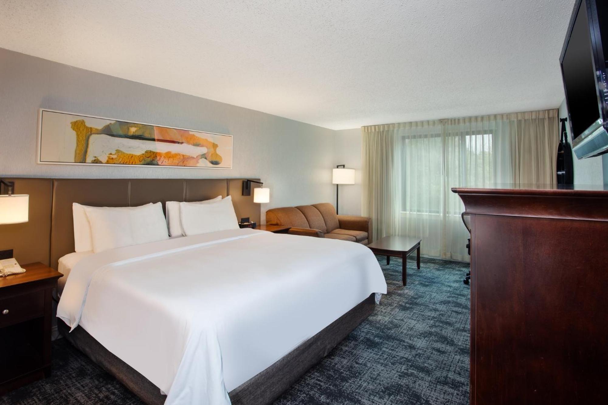 Hotel Crowne Plaza Chicago-northbrook By Ihg 4*