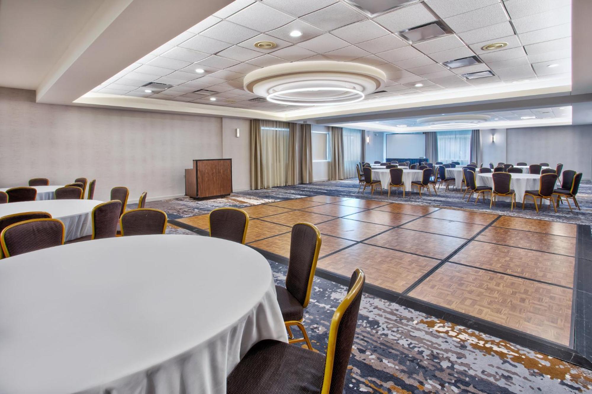 Hotel Crowne Plaza Chicago-northbrook By Ihg Northbrook