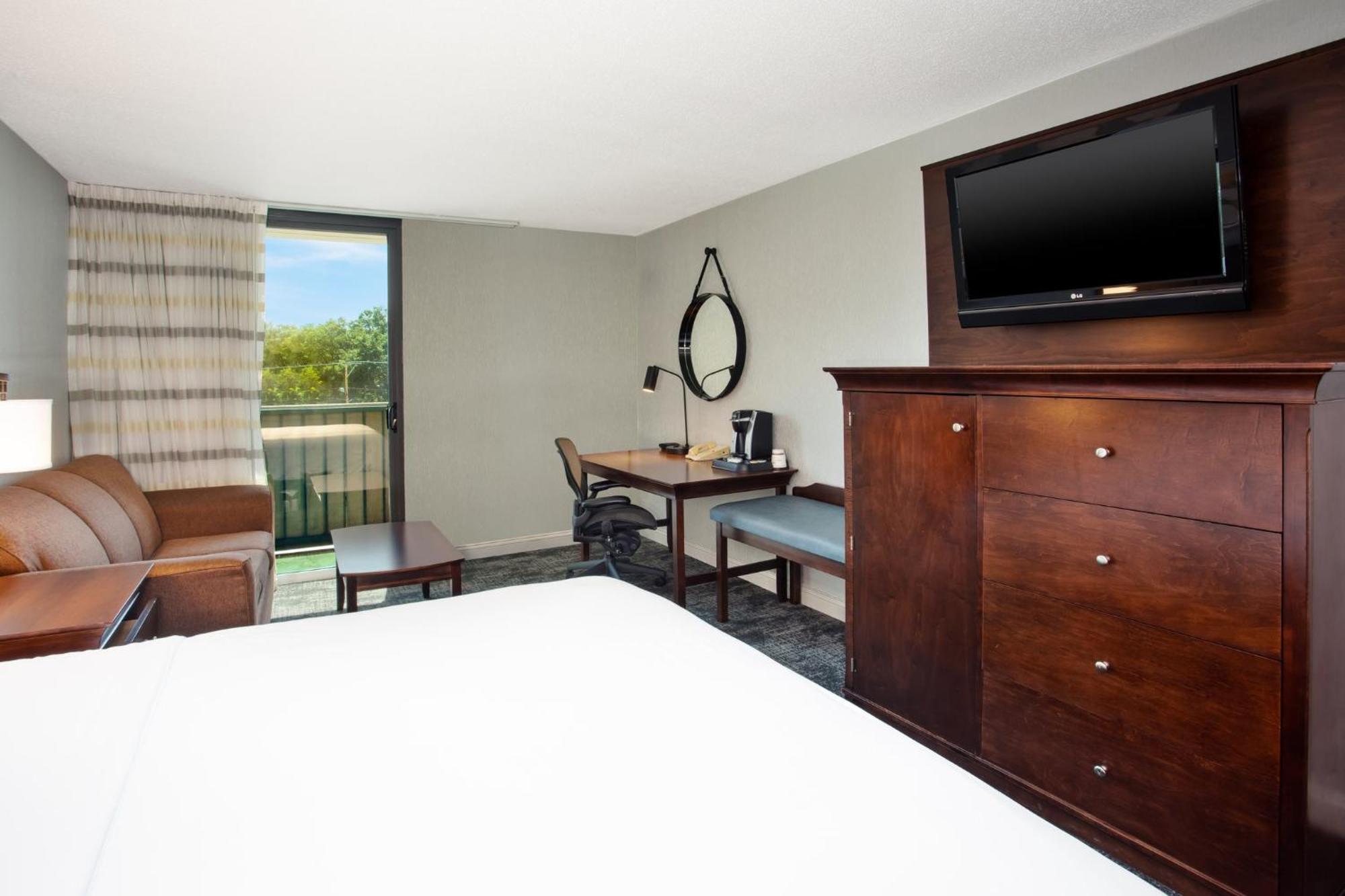 Crowne Plaza Chicago-northbrook By Ihg Hotel 4*